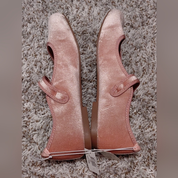 🤶🎁🎄Old Navy Velvet Ballet Flat Shoes for Girls - Picture 4 of 8